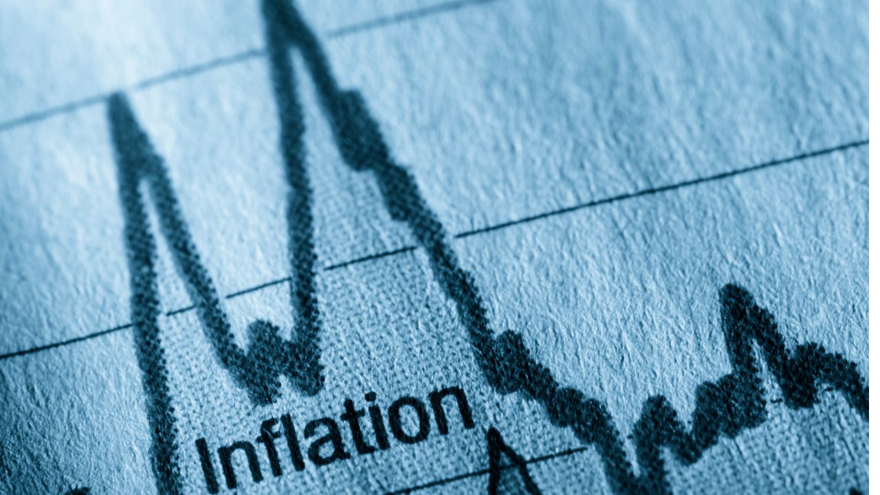 falling oil prices ease inflation outlook and may delay rate hikes boosting long term bonds and rate sensitive equities