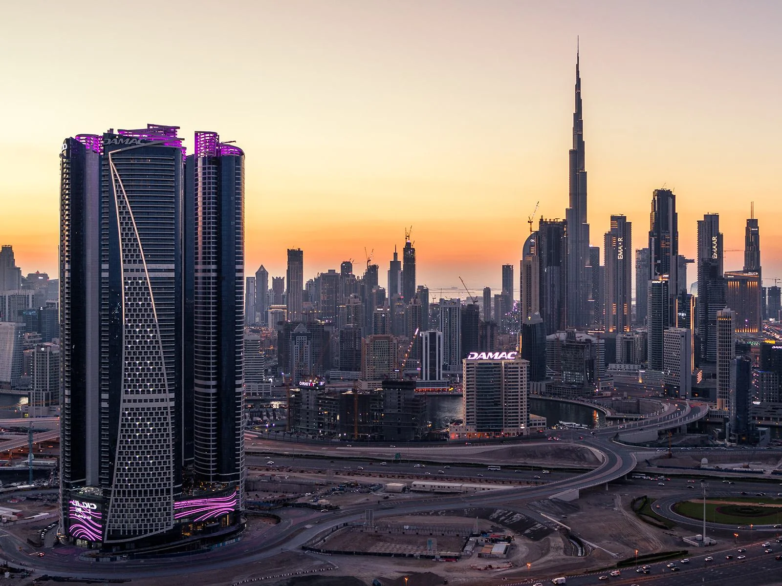 DAMAC Towers by Paramount — Business Bay — view 3